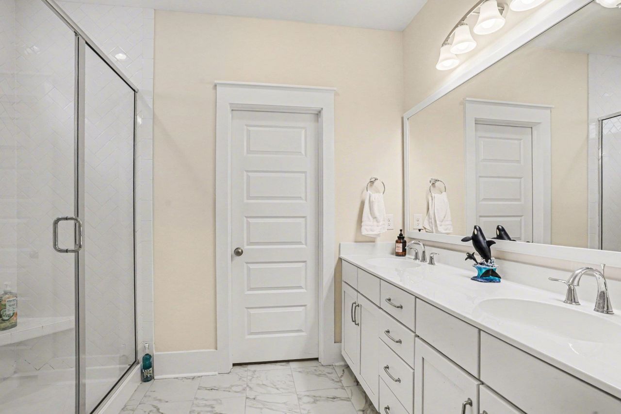 100 Tudor Court Photo 23