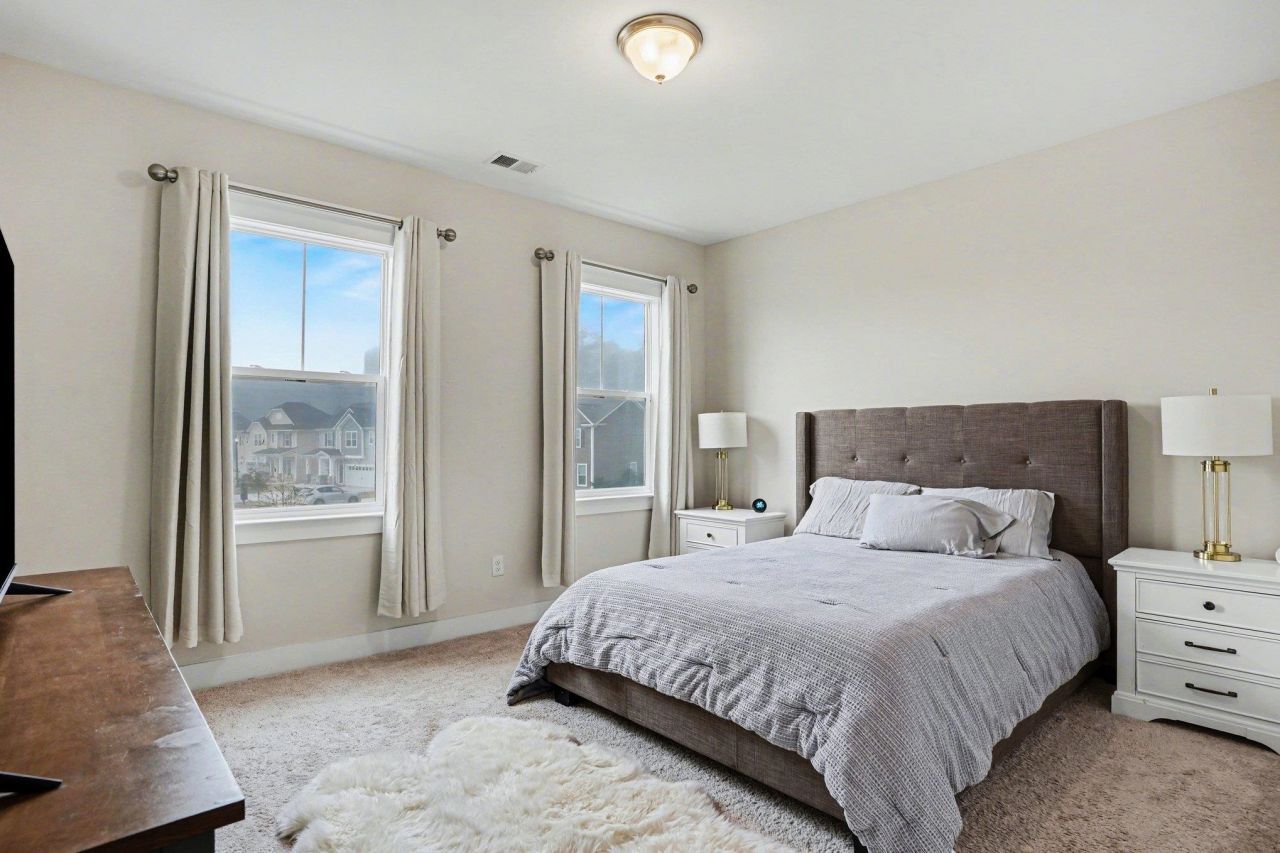 100 Tudor Court Photo 28