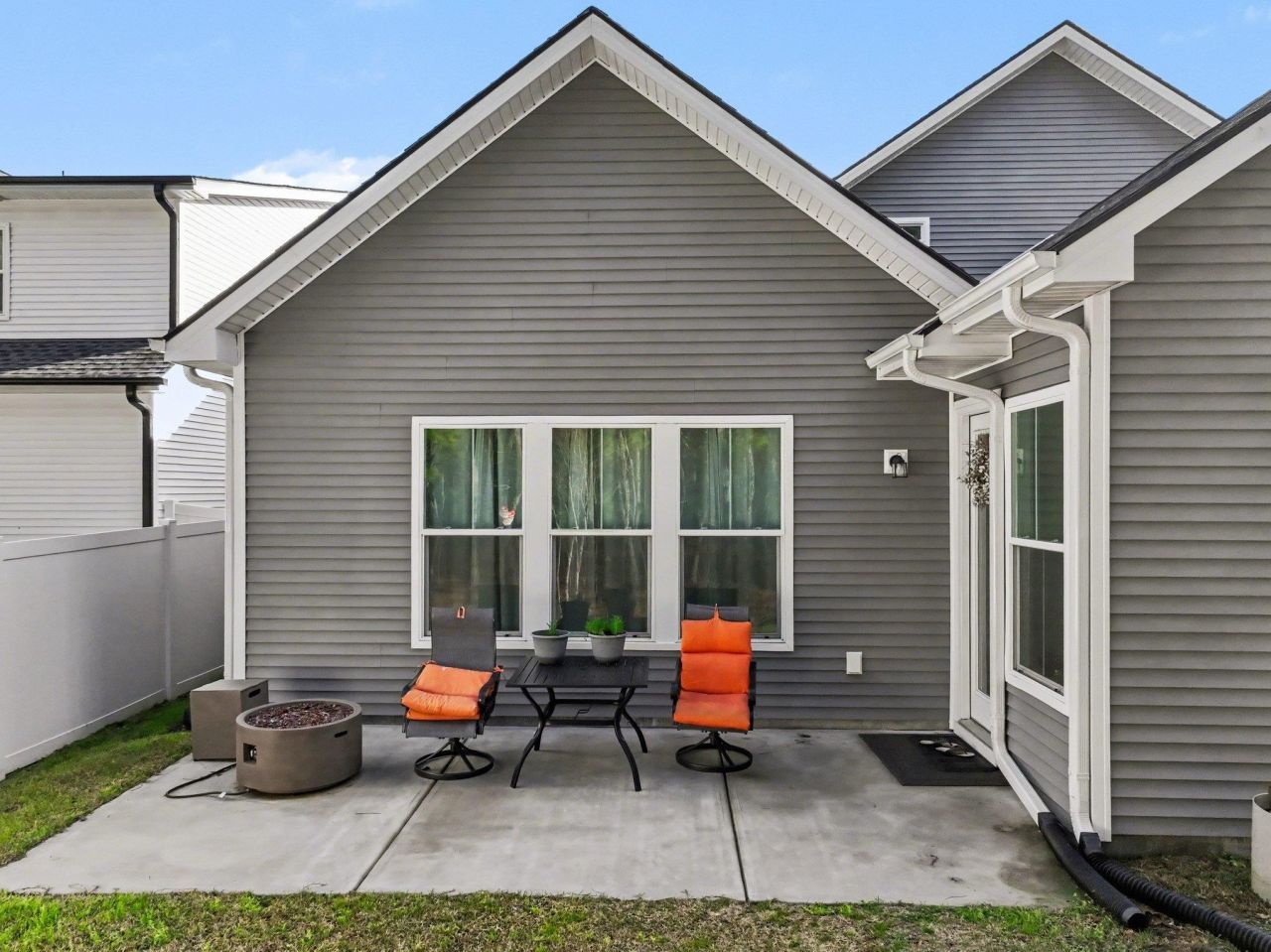 100 Tudor Court Photo 33