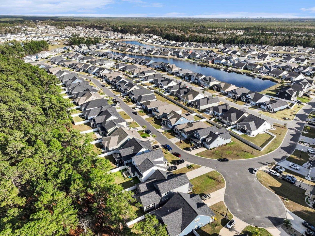 100 Tudor Court Photo 38