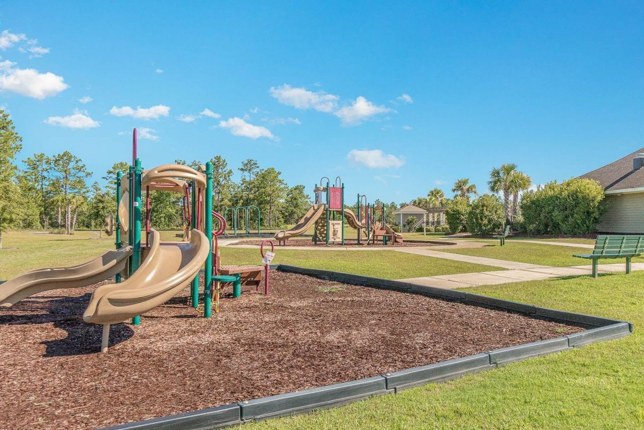 100 Tudor Court Photo 42