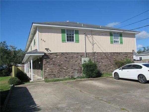 588 OAK Avenue, Harahan, LA 70123