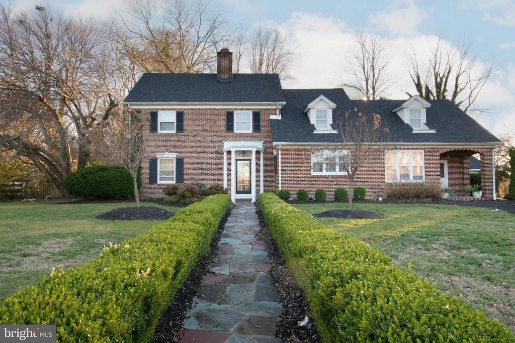 28 W Clarke Avenue, Milford, DE 19963 Main Photo