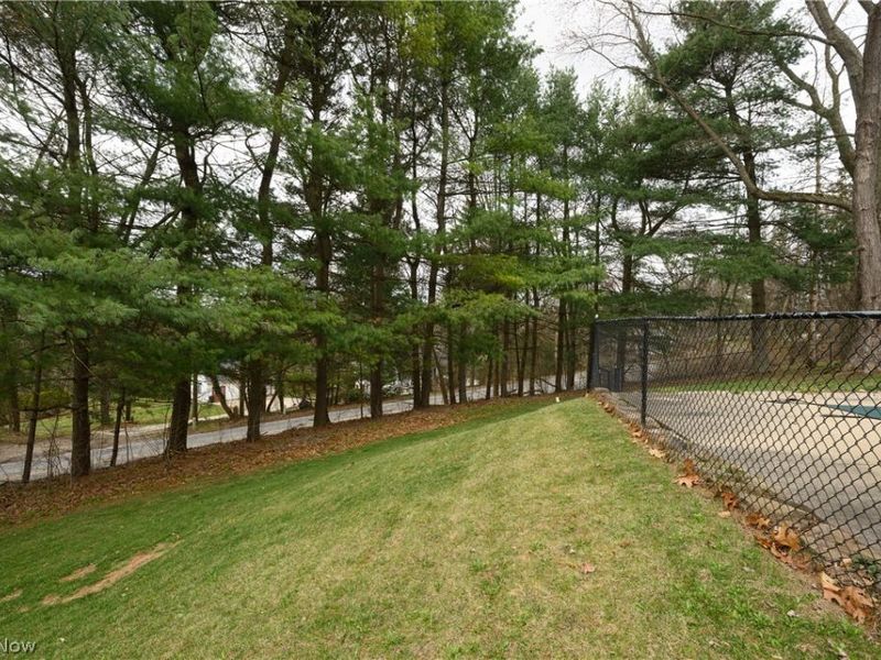 1420 Trails End Drive , New Franklin, OH 44216 Photo 9