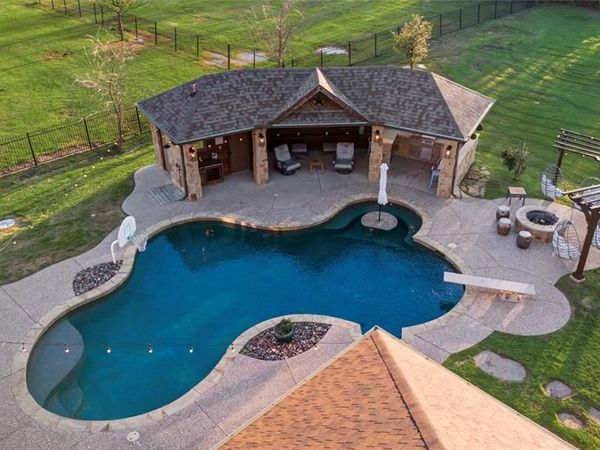 228 Crystal Court, Heath, TX 75032