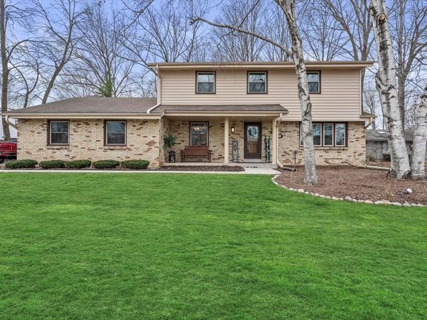 3675 S Poplar ROAD, New Berlin, WI 53151