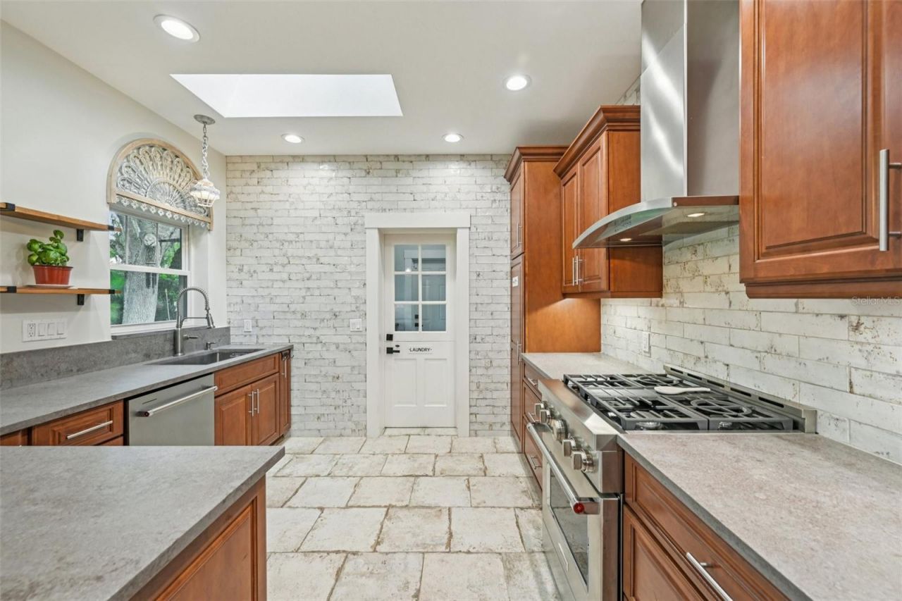 207 23rd Street W, Bradenton, FL 34205 Photo