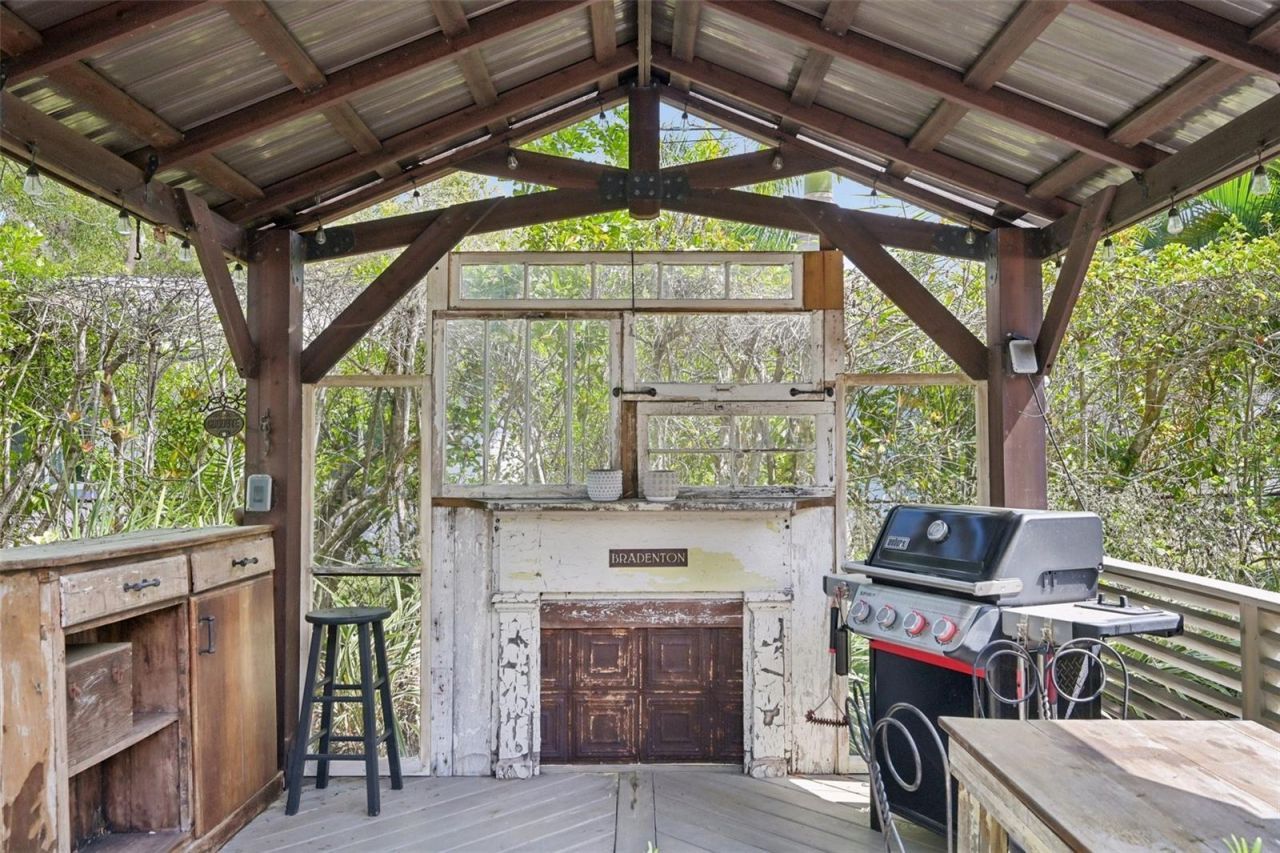 207 23rd Street W, Bradenton, FL 34205 Photo