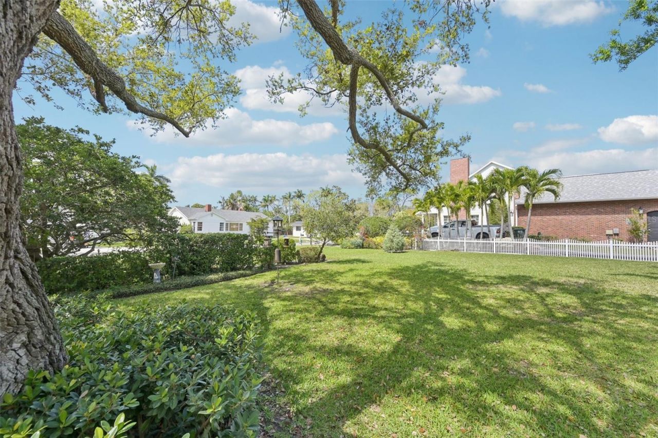 207 23rd Street W, Bradenton, FL 34205 Photo