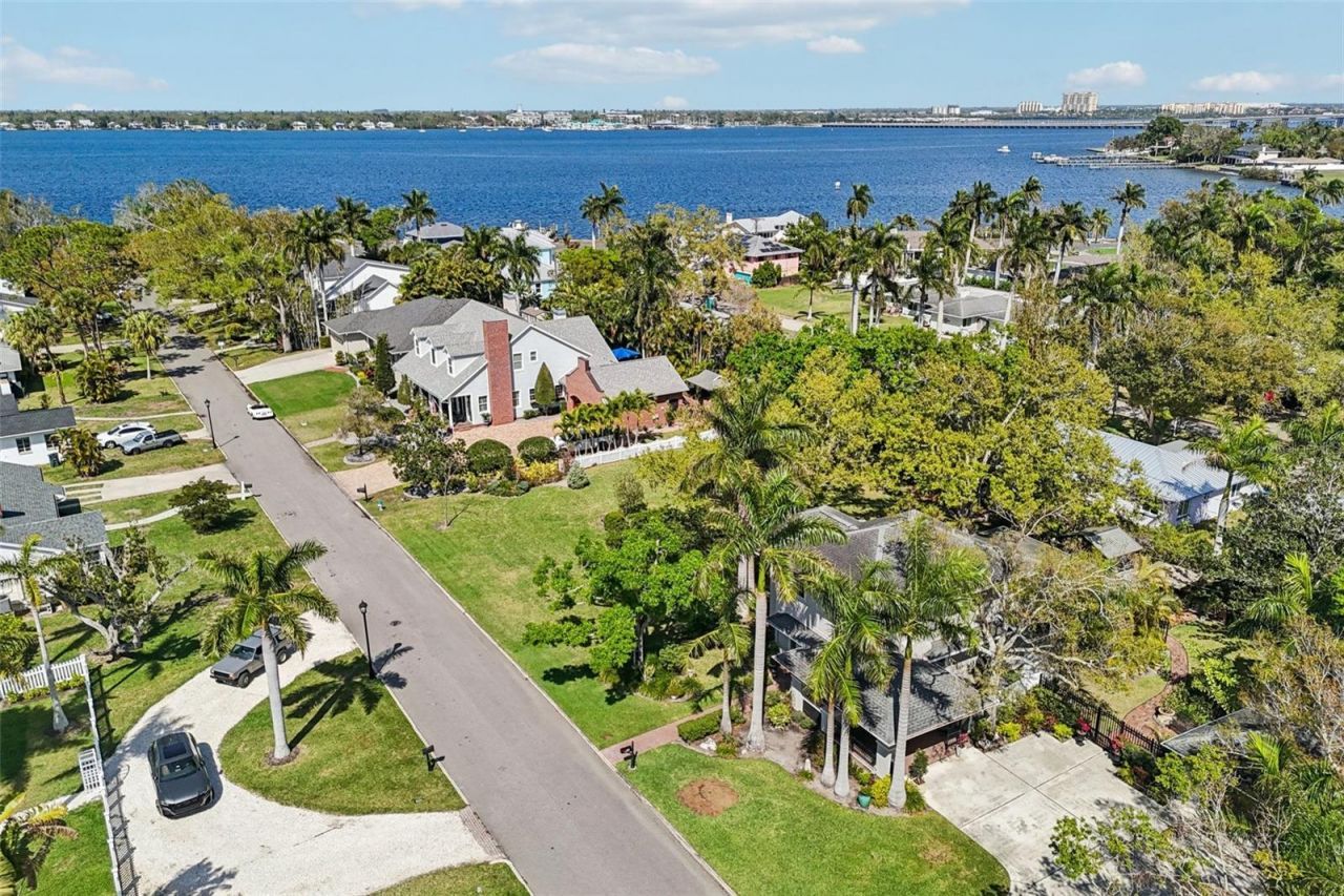 207 23rd Street W, Bradenton, FL 34205 Photo