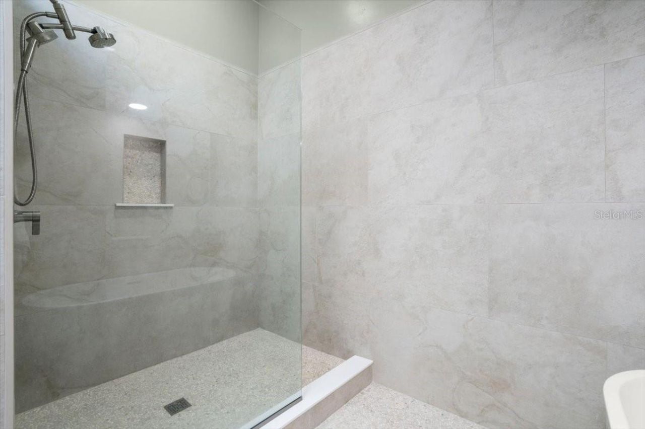 1517 N Halifax Avenue, Daytona Beach, FL 32118 Photo