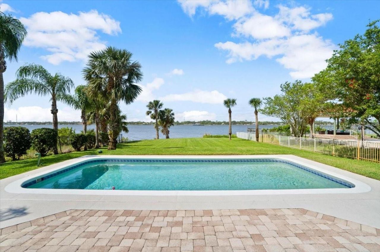 1517 N Halifax Avenue, Daytona Beach, FL 32118 Photo