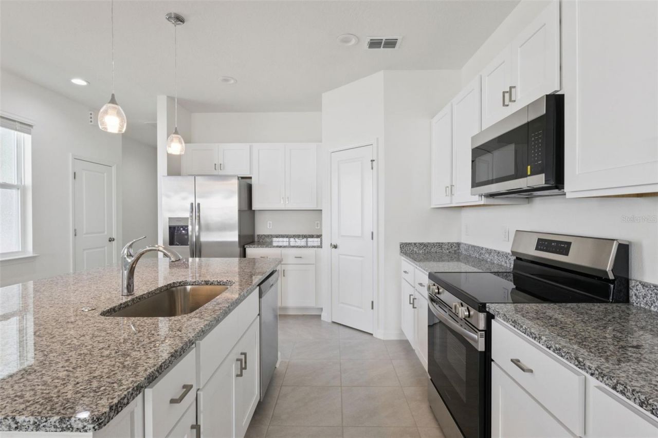 3704 Watercliff Circle, Grand Island, FL 32735 Photo