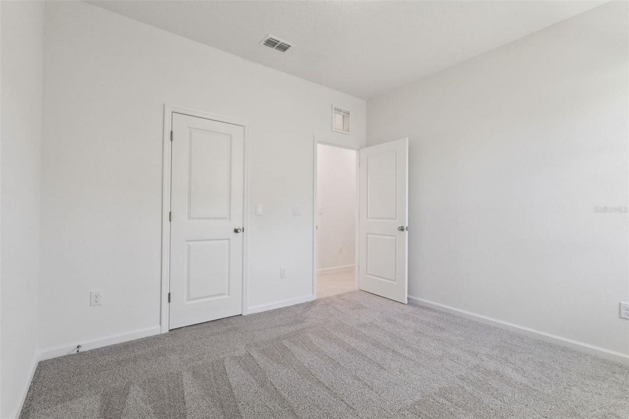 3704 Watercliff Circle, Grand Island, FL 32735 Photo