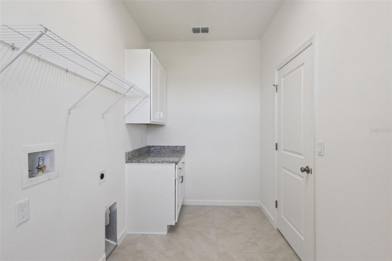 3704 Watercliff Circle, Grand Island, FL 32735 Photo