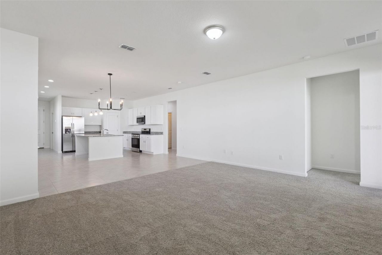 3704 Watercliff Circle, Grand Island, FL 32735 Photo