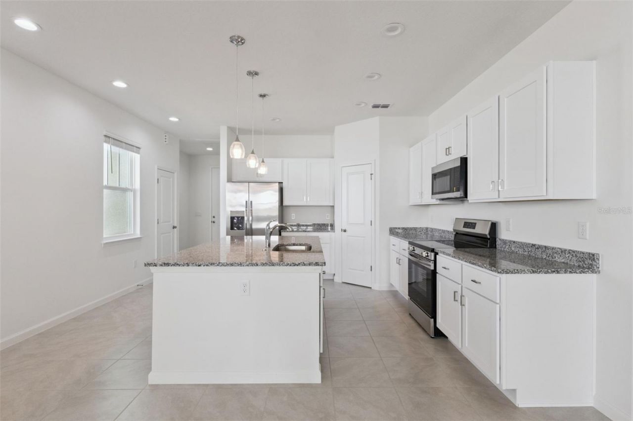 3704 Watercliff Circle, Grand Island, FL 32735 Photo