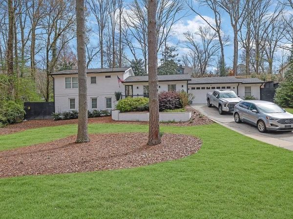 70 Bonnie Lane , Atlanta, GA 30328