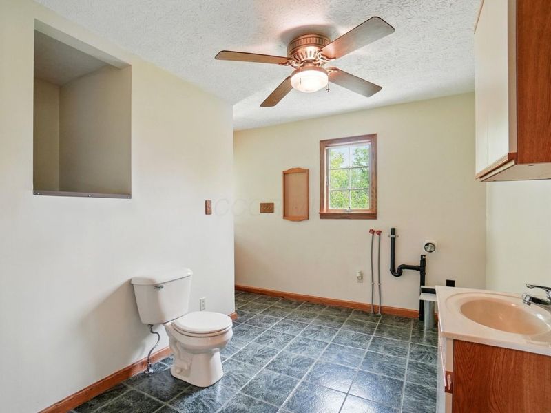 5870 Brook Road NW, Baltimore, OH 43105 Photo 26