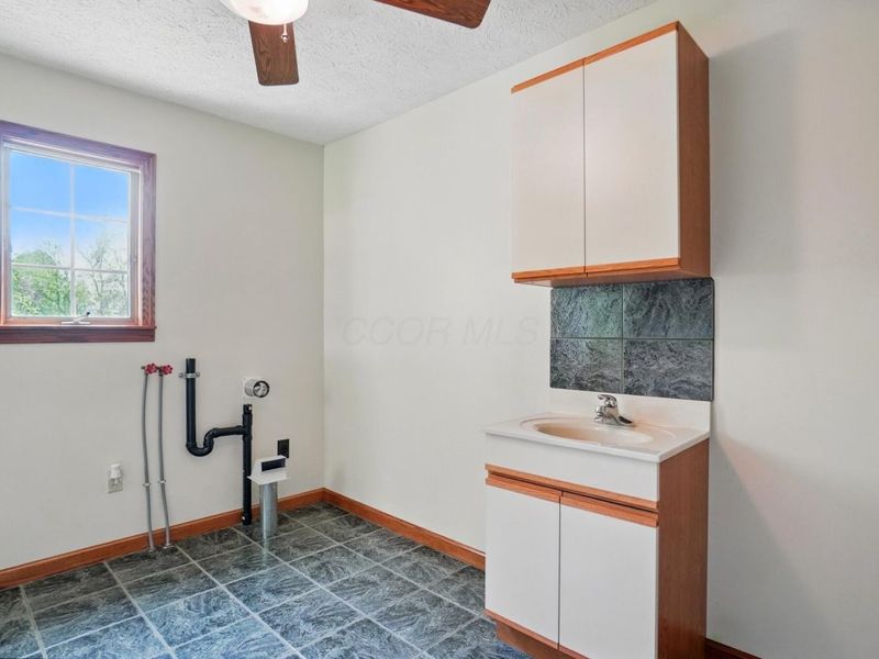 5870 Brook Road NW, Baltimore, OH 43105 Photo 27