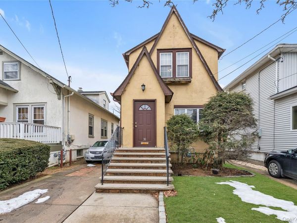 30 Putnam Avenue , Lynbrook, NY 11563