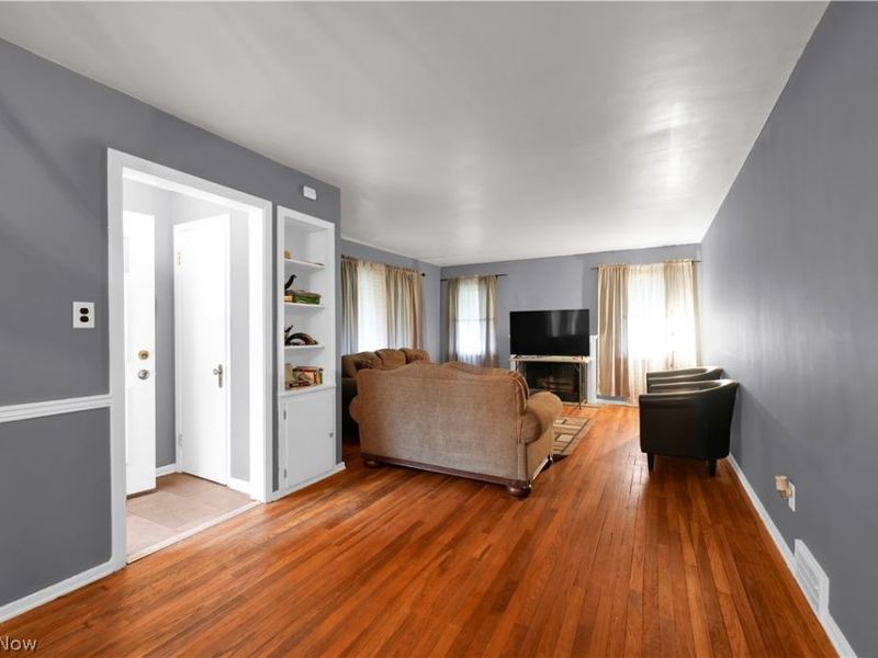 336 E 222nd Street , Euclid, OH 44123 Photo 6