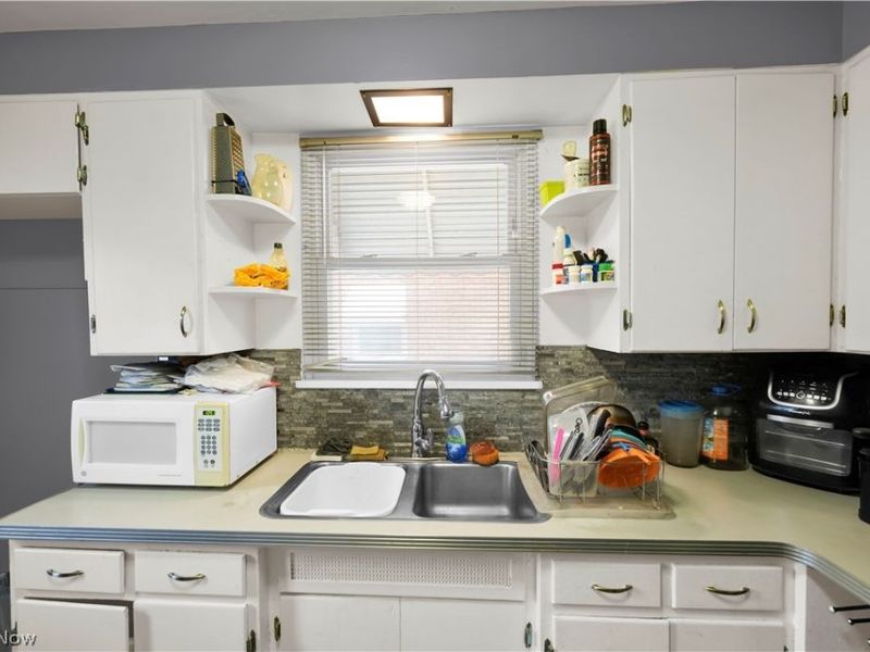 336 E 222nd Street , Euclid, OH 44123 Photo 9