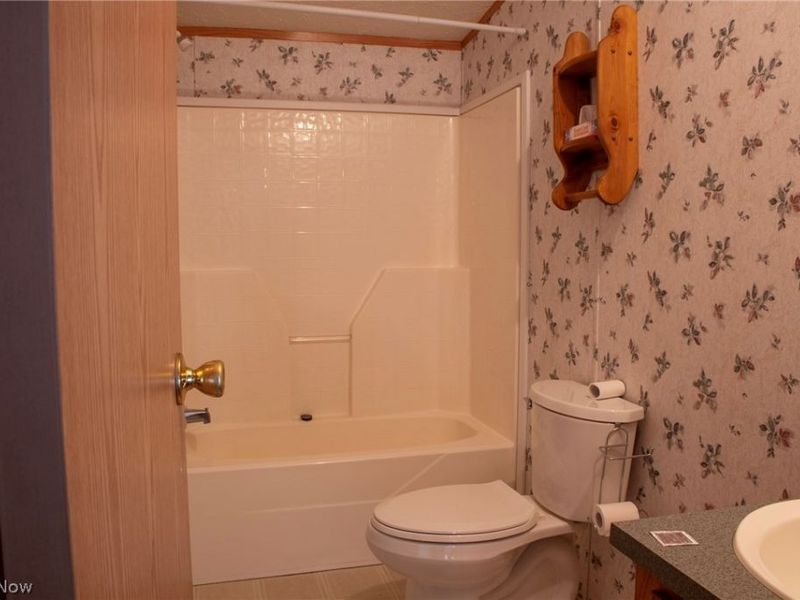 17607 Halleys, Pleasant City, OH 43772 Photo 12