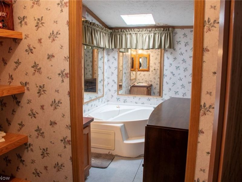 17607 Halleys, Pleasant City, OH 43772 Photo 9