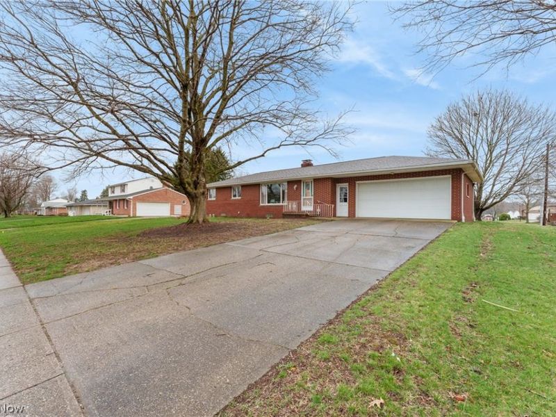 1709 Edmar Street, Louisville, OH 44641 Photo 2