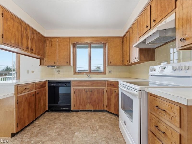 1709 Edmar Street, Louisville, OH 44641 Photo 20