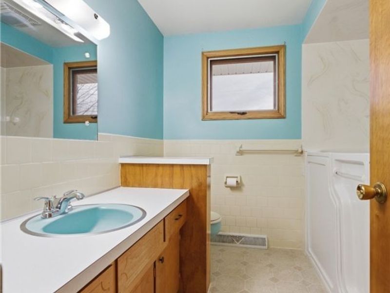 1709 Edmar Street, Louisville, OH 44641 Photo 21