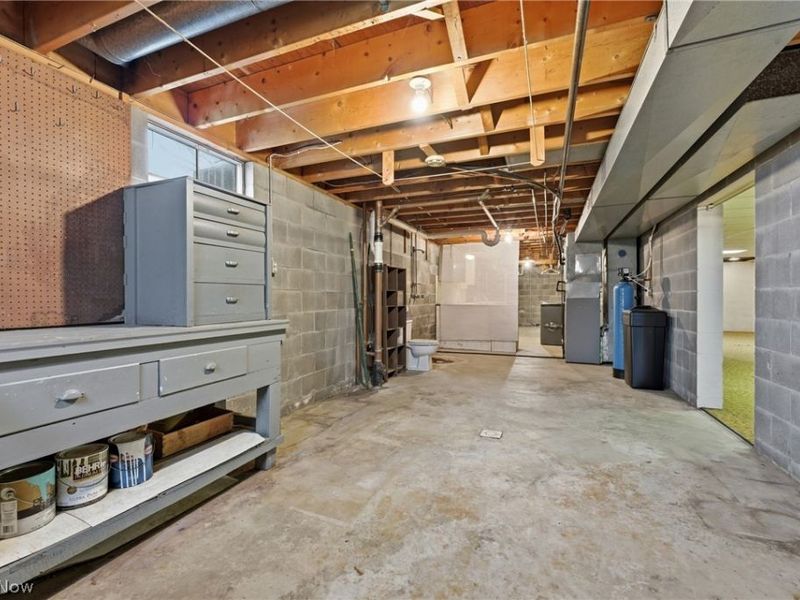 1709 Edmar Street, Louisville, OH 44641 Photo 37