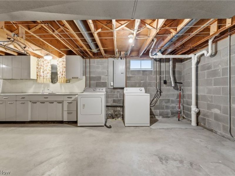 1709 Edmar Street, Louisville, OH 44641 Photo 38