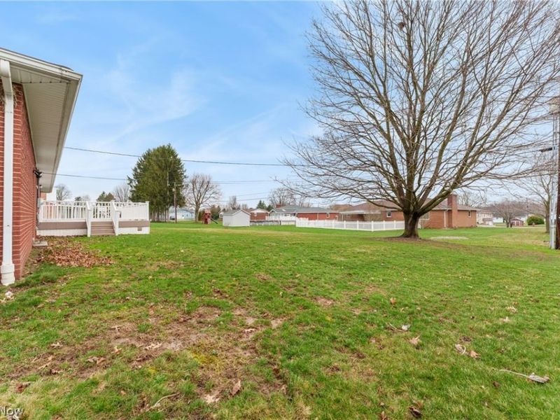 1709 Edmar Street, Louisville, OH 44641 Photo 4