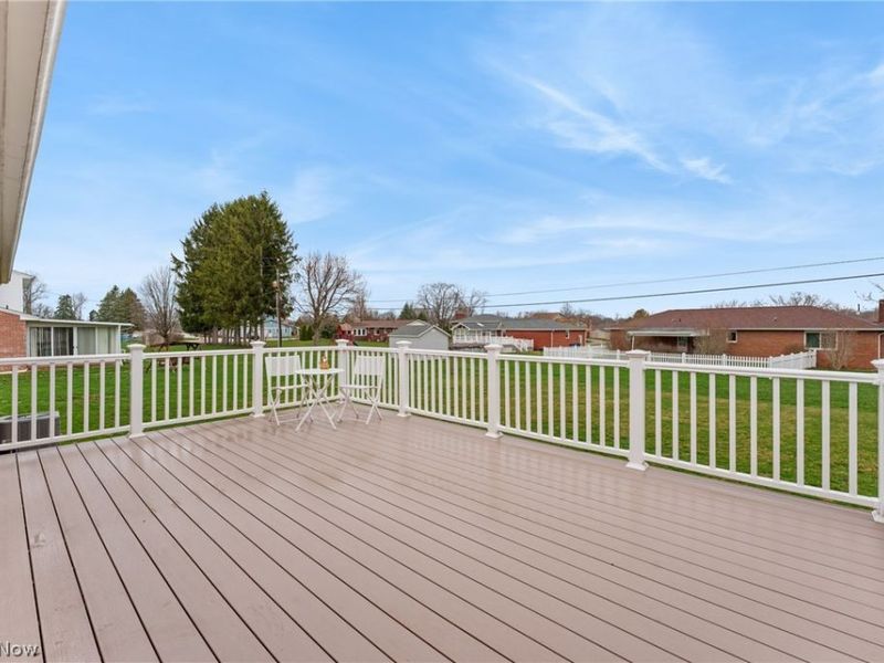 1709 Edmar Street, Louisville, OH 44641 Photo 9