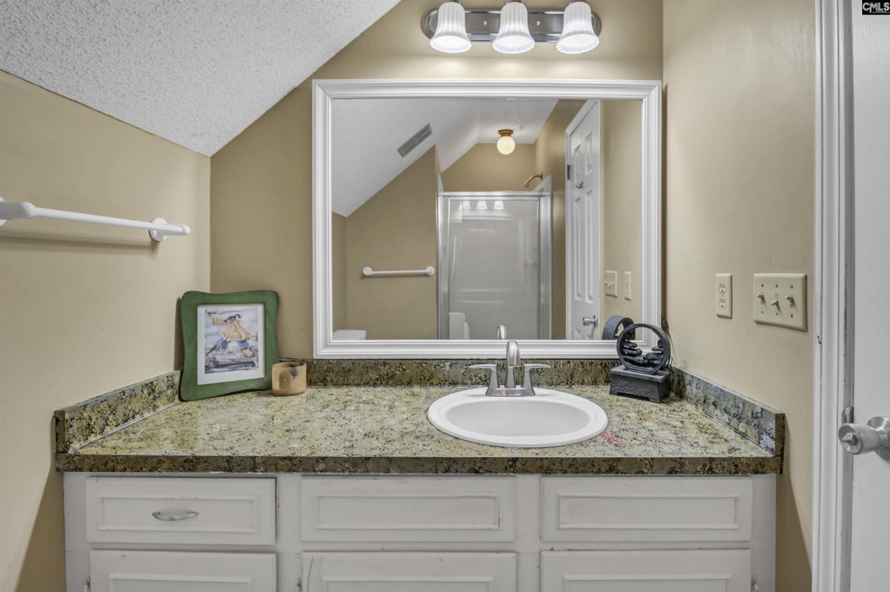 3 Hedgefield Court Photo 10