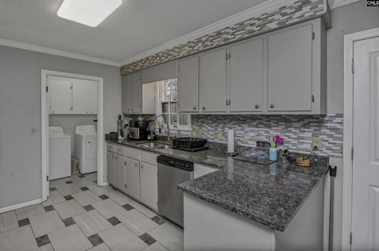 3 Hedgefield Court Photo 6