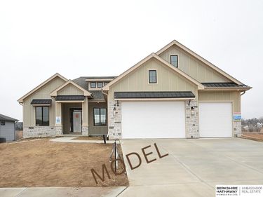 9956 S 118th Street , Papillion, NE 68046