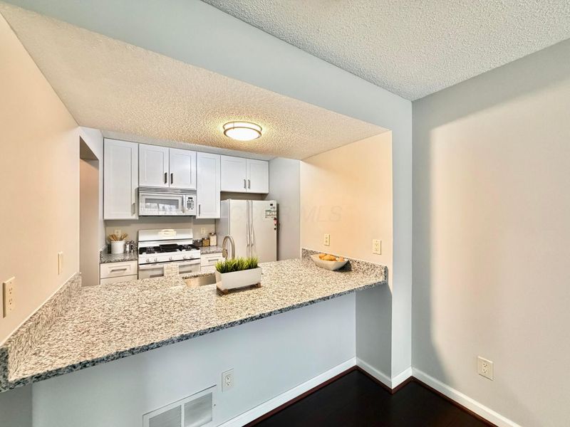 2544 Maxim Lane, Unit 37C, Columbus, OH 43235 Photo 12