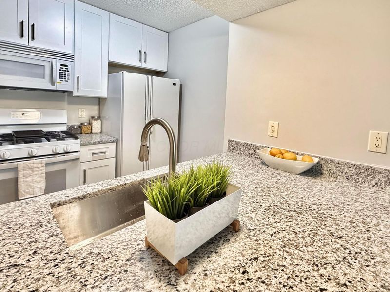 2544 Maxim Lane, Unit 37C, Columbus, OH 43235 Photo 13