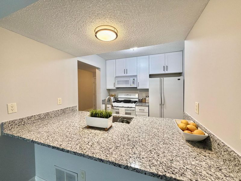 2544 Maxim Lane, Unit 37C, Columbus, OH 43235 Photo 14