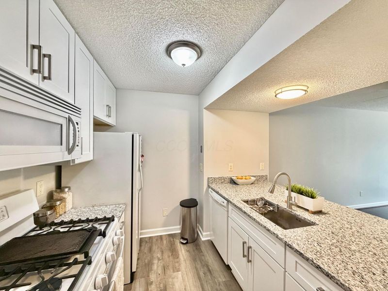 2544 Maxim Lane, Unit 37C, Columbus, OH 43235 Photo 9