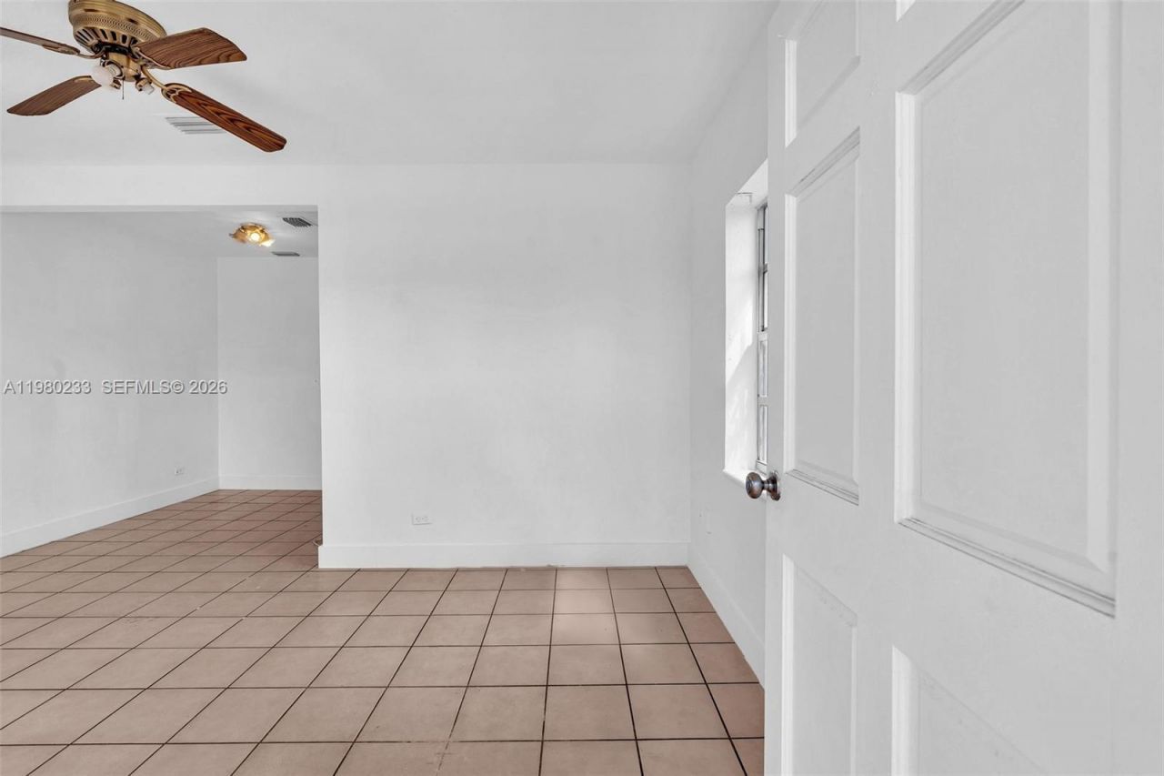 2835 SW 24th St, Unit 1, Miami, FL 33145 Photo