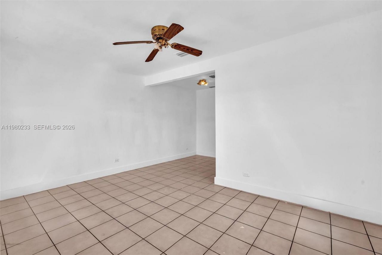 2835 SW 24th St, Unit 1, Miami, FL 33145 Photo