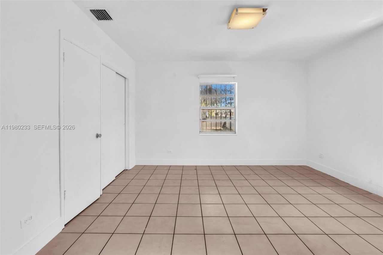 2835 SW 24th St, Unit 1, Miami, FL 33145 Photo