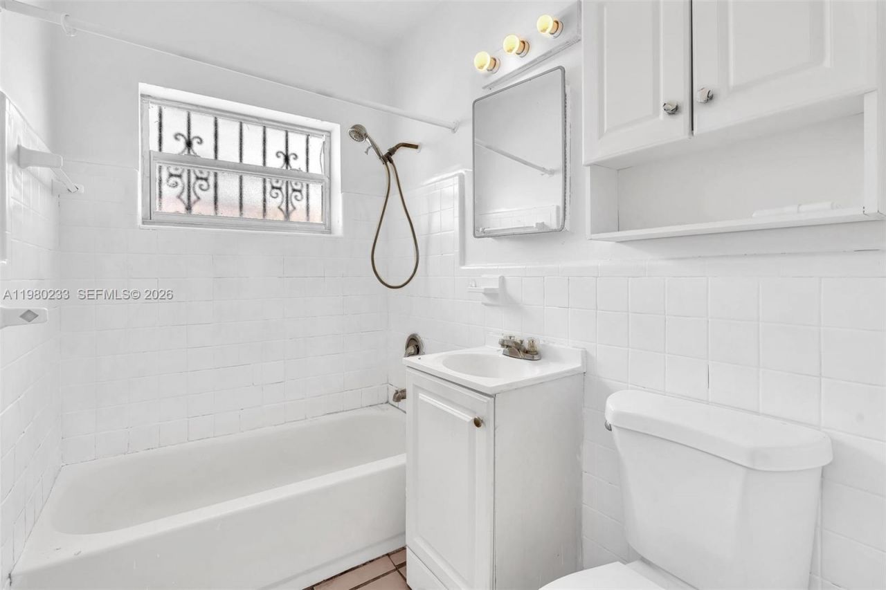 2835 SW 24th St, Unit 1, Miami, FL 33145 Photo