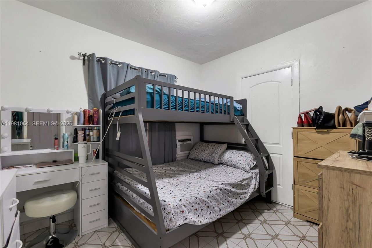 3250 NW 14th Ter , Miami, FL 33125 Photo