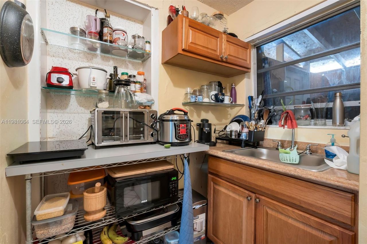 3250 NW 14th Ter, Miami, FL 33125 Photo