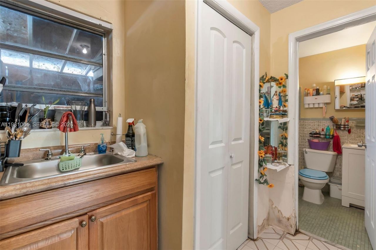 3250 NW 14th Ter , Miami, FL 33125 Photo